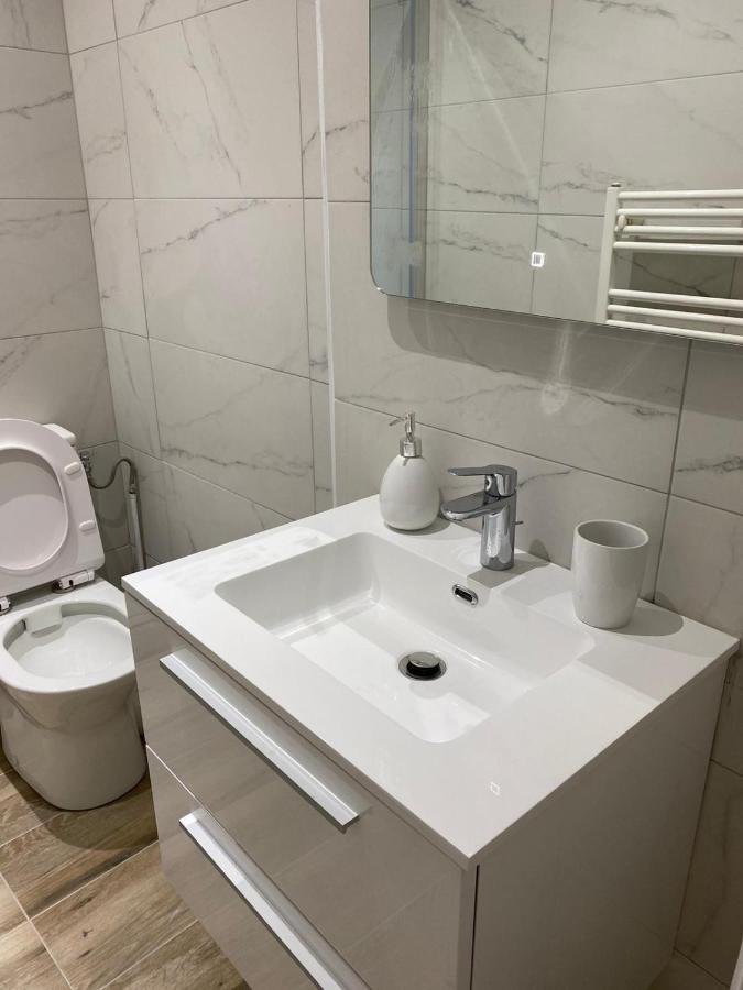 Grand F4 De 71M2 Pour 6 Personnes En Plein Centre Ville أرباجون المظهر الخارجي الصورة